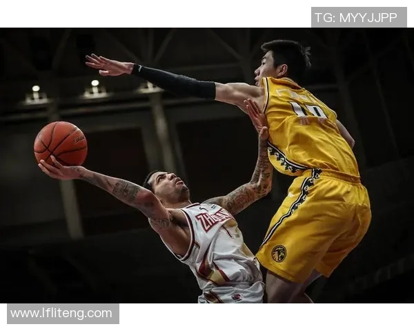 成都兴城迎战内蒙中优双方全力争夺关键三分之战