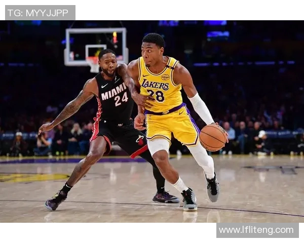 湖人对决热火季后赛精彩瞬间回顾与战术分析 湖人对决热火季后赛精彩瞬间回顾与战术分析